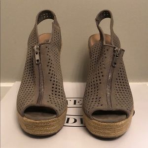 Steve Madden Olivvia wedges - gray - 4inch